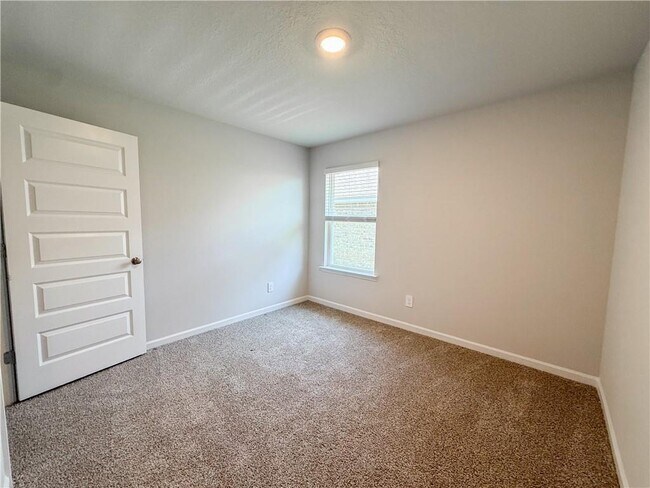Building Photo - 5205 Pinyon Dr