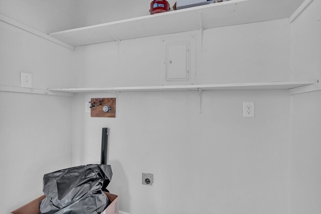 Building Photo - 306 Glancy St