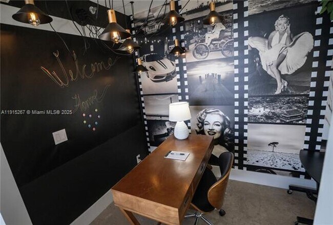 Building Photo - 1717 N Bayshore Dr