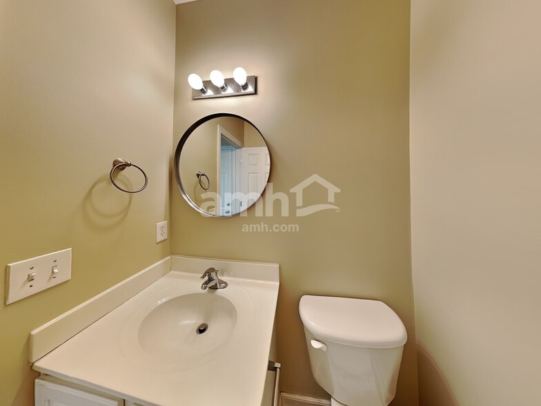 Building Photo - 741 Lilly Landing Ln