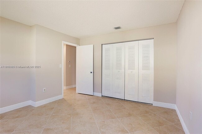Building Photo - 4902 SW 138th Ave