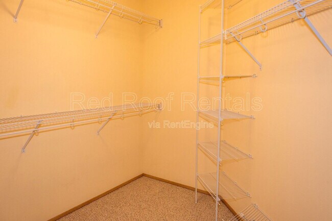 Building Photo - 1208 Burnside Pl