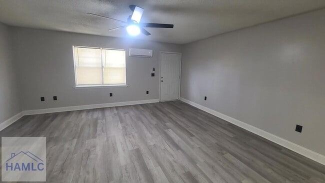 Building Photo - 44 Live Oak Loop