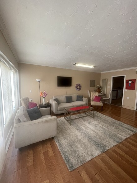 Building Photo - 2251 Westwood Blvd