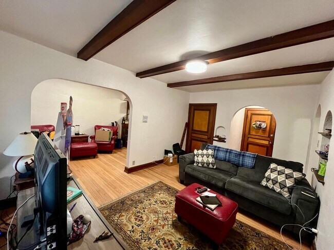 Interior Photo - 4480 N Oakland Ave