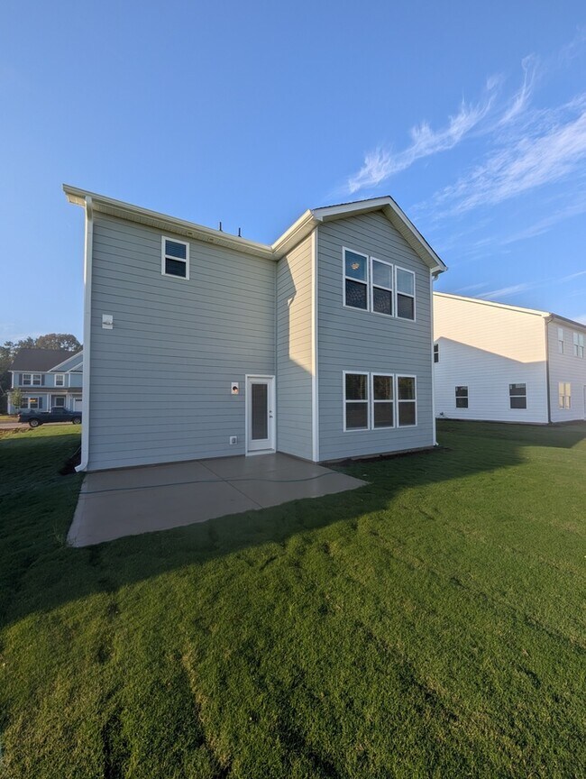 Building Photo - NEW CONSTRUCTION 3BD/2.5 Home in Stonebrid...