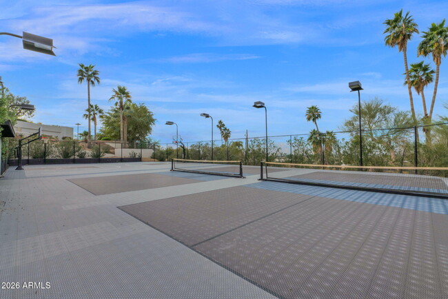 Building Photo - 5632 Camelback Canyon Dr