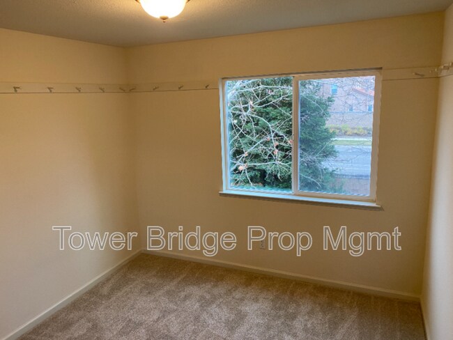 Building Photo - 10949 Bellone Way