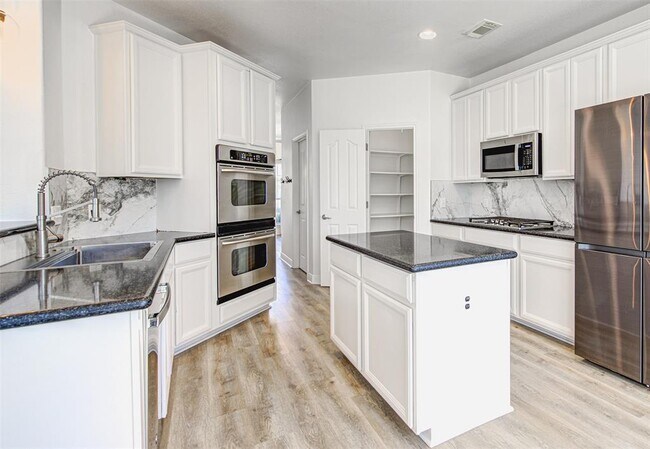 Building Photo - 12512 Capitol Saddlery Trail