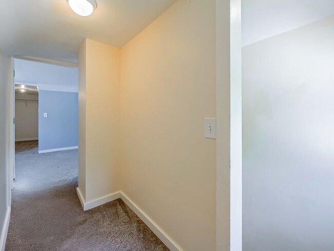 Building Photo - Charming 3 Bedroom Home Available in Quiet Pontiac Neighborhood