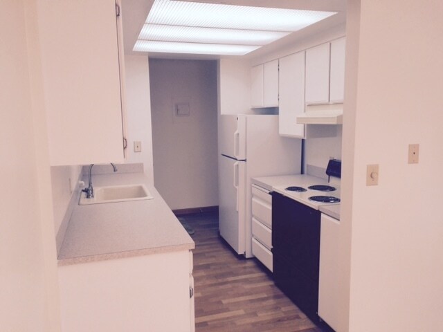 Building Photo - Beautiful Richmond Beach Condo