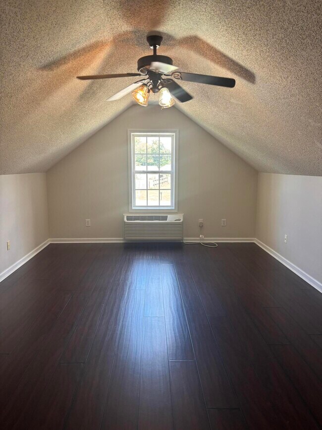 Building Photo - 20 Walden Cir