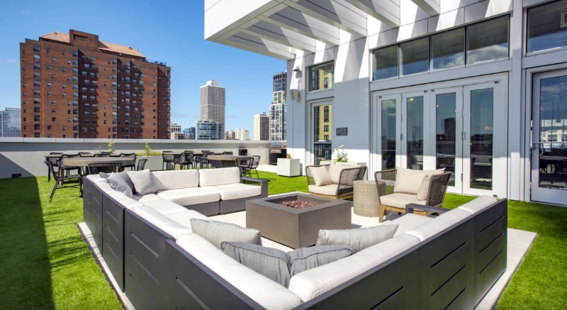 Building Photo - 114 W Chicago Ave