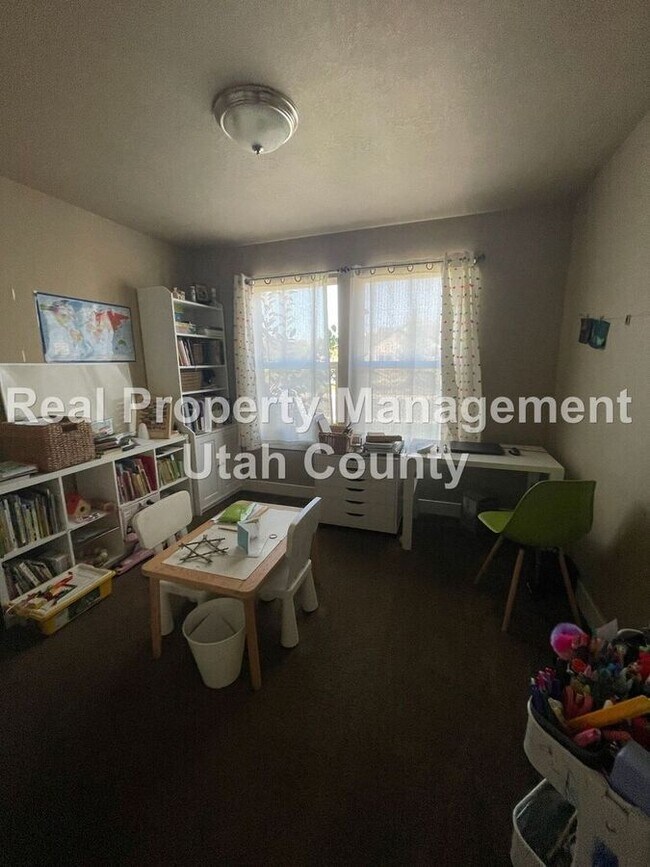 Building Photo - 473 W 2070 N