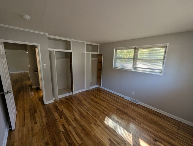 Building Photo - Lawnview Vista