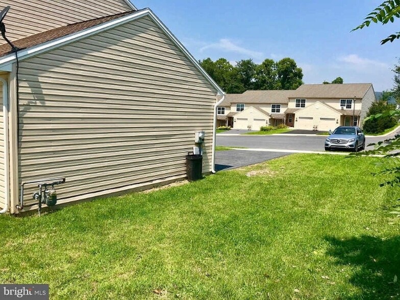 Building Photo - 518 Dakemich Ct