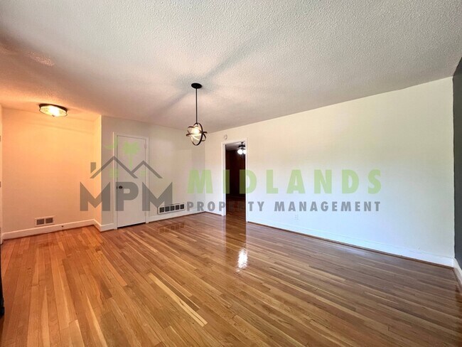 Building Photo - 3836 Davies Dr