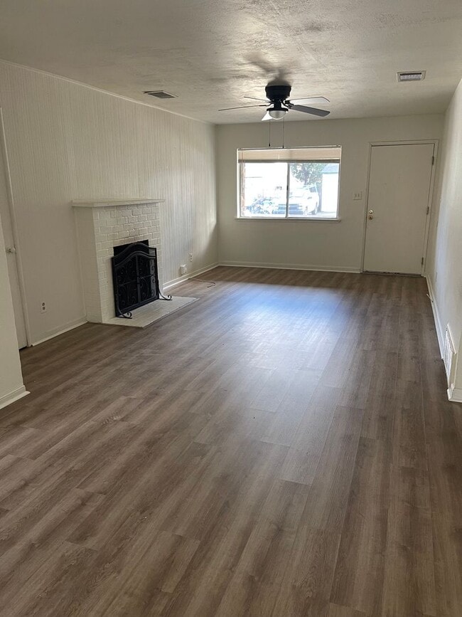 Building Photo - 3 BD/ 1BATH HOUSE LOCATED NEAR DOWNTOWN VA...