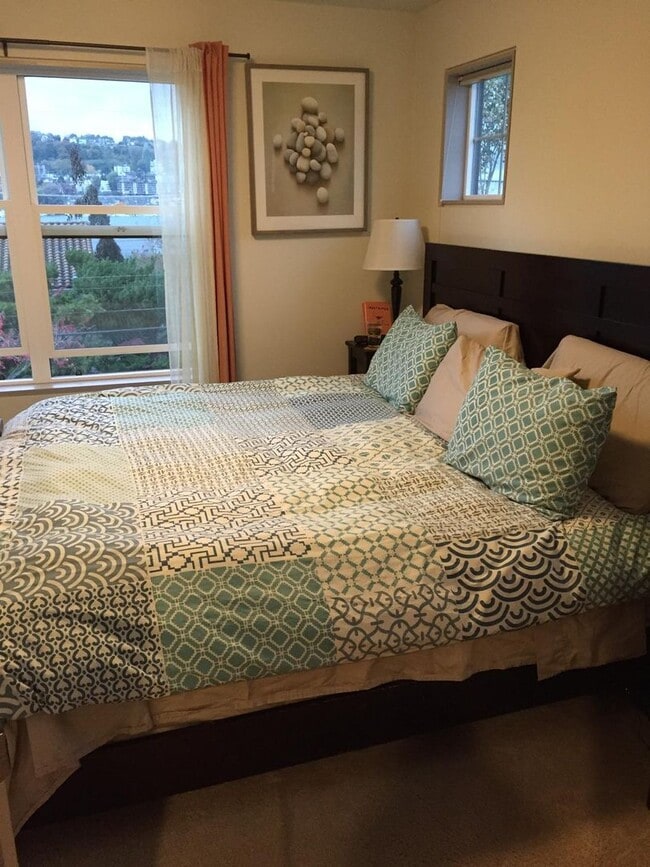 Building Photo - 2Bd/1Ba Seattle Home