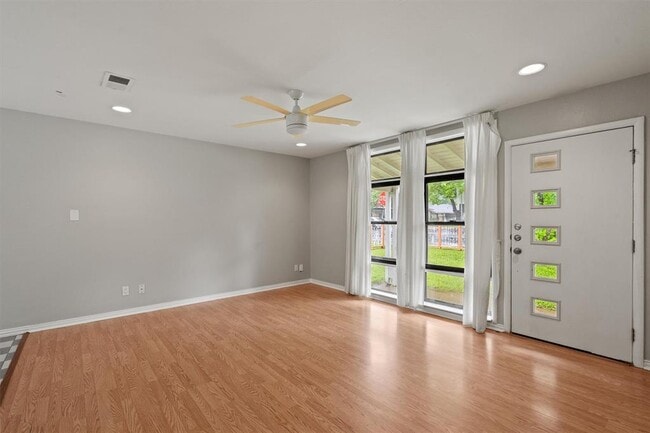 Building Photo - 5212 Berkman Dr