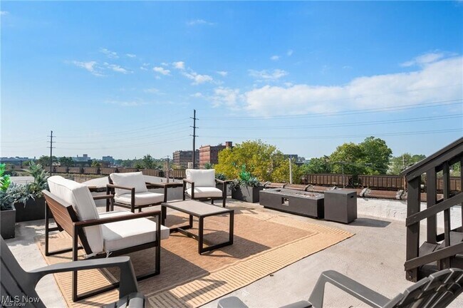 Building Photo - 1667 E 40th St