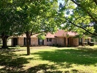 Building Photo - 1225 Lois Ln