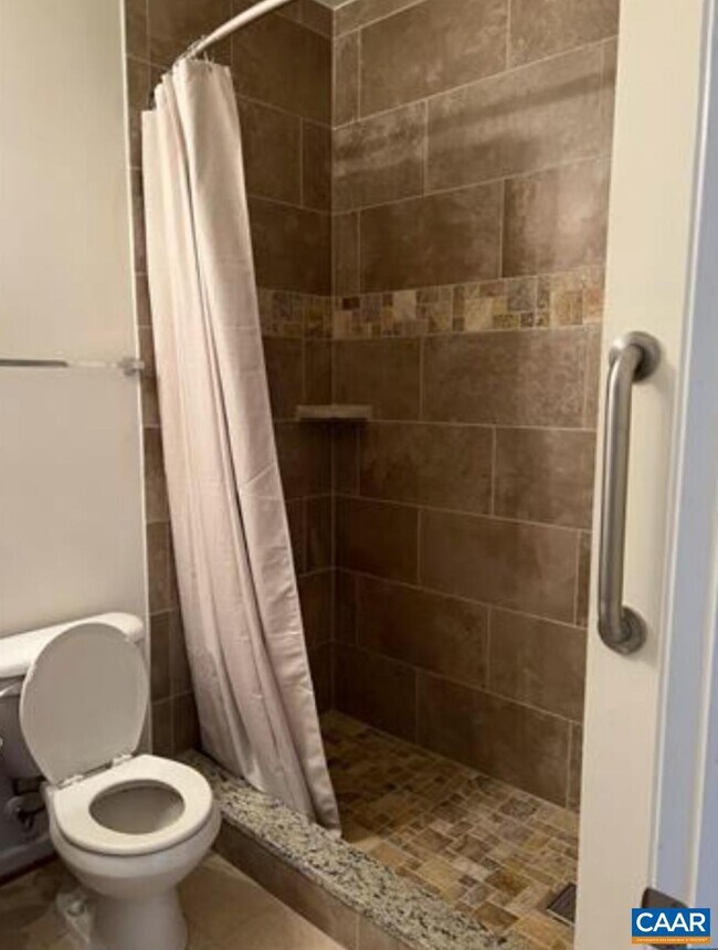 Building Photo - 154 Holly Hill Dr