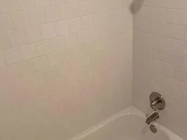 Building Photo - 2 Bedroom, 1.5 Bathroom End Unit Townhouse with fenced-in backyard in Farmington