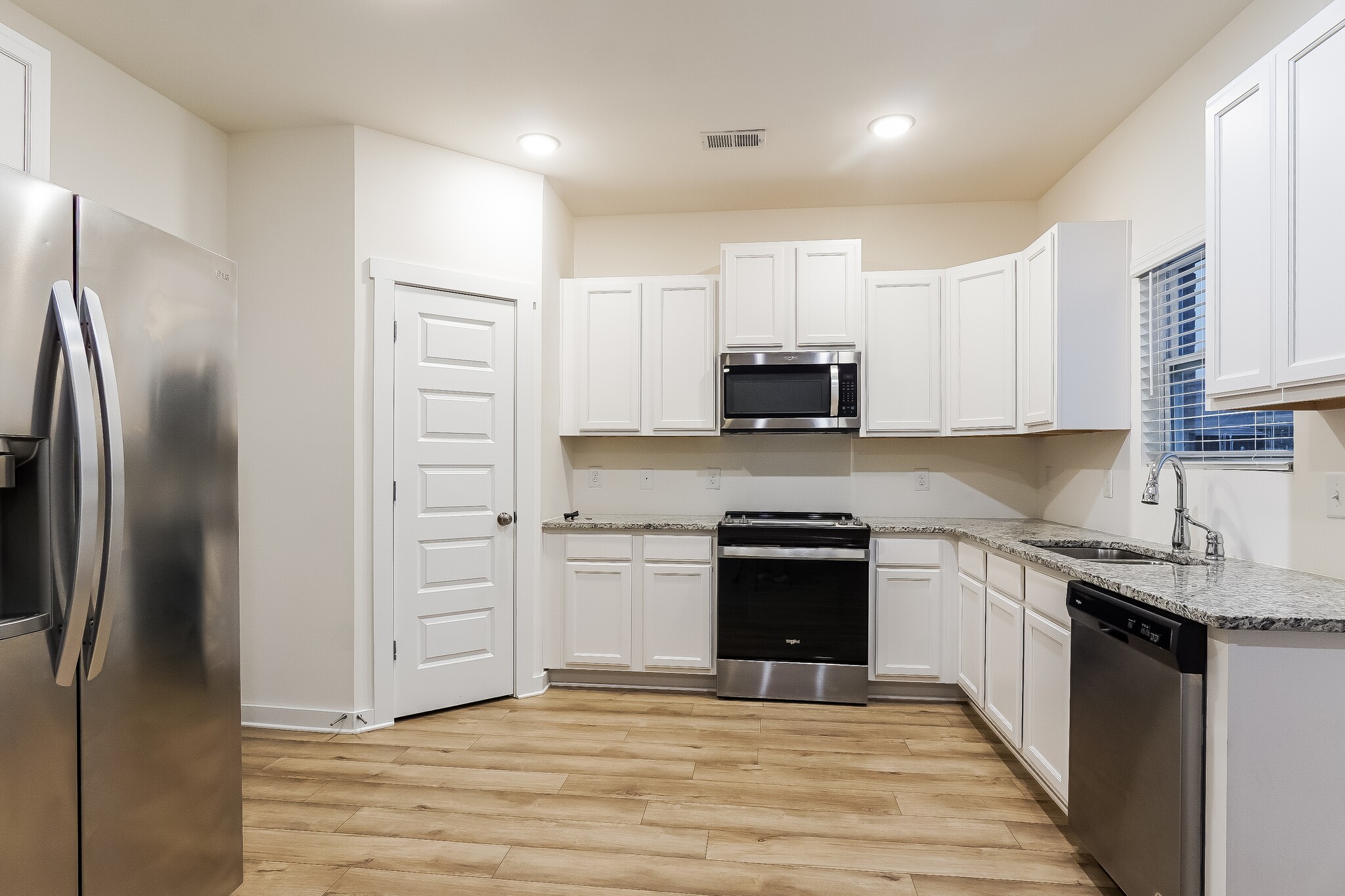 Building Photo - 5418 Bluebell Cir