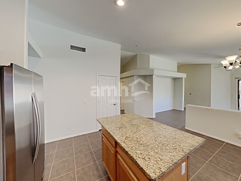 Building Photo - 13732 W Solano Dr