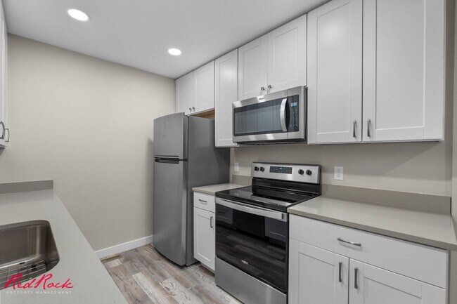 Building Photo - 2 Bedroom Condo in the Heart of St. George!