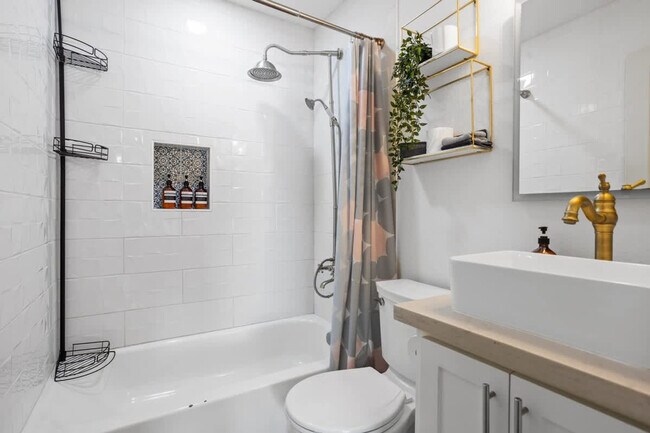 Building Photo - 2620 Arbor St