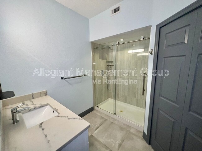 Building Photo - 5005 City St