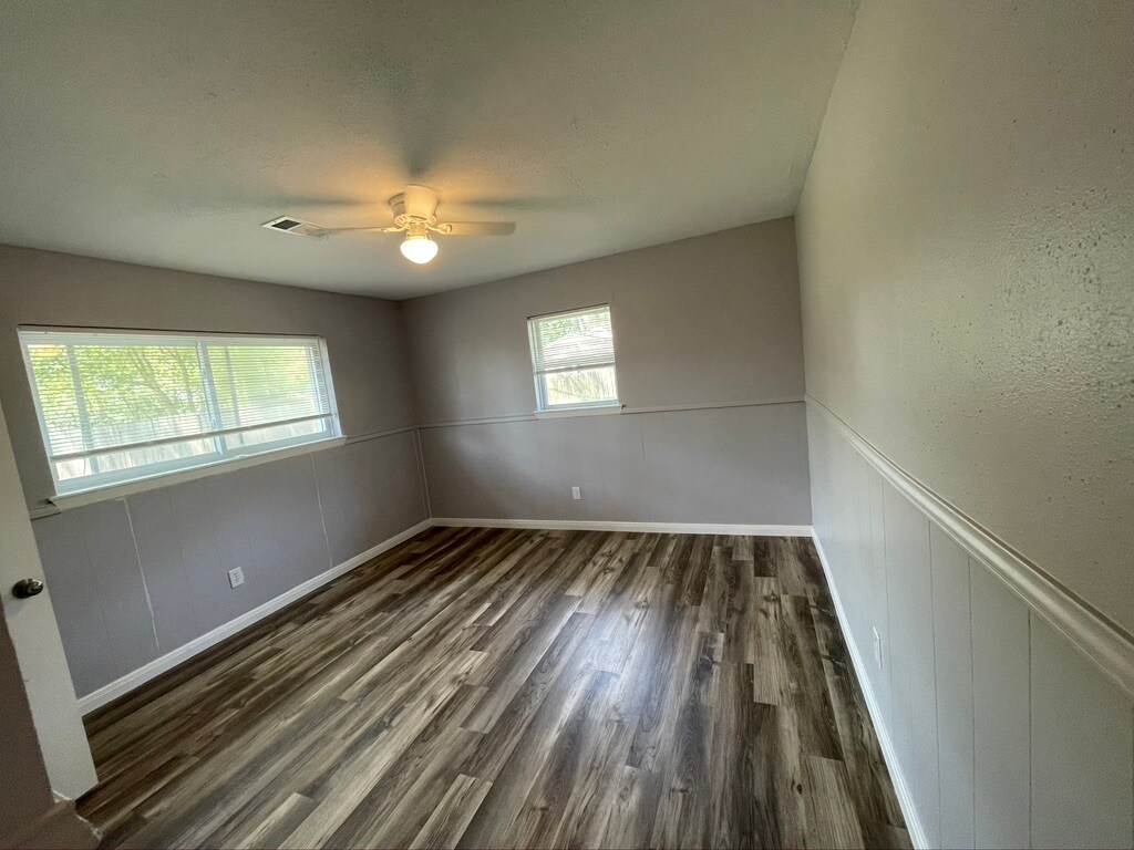 Building Photo - 301 Cypress St