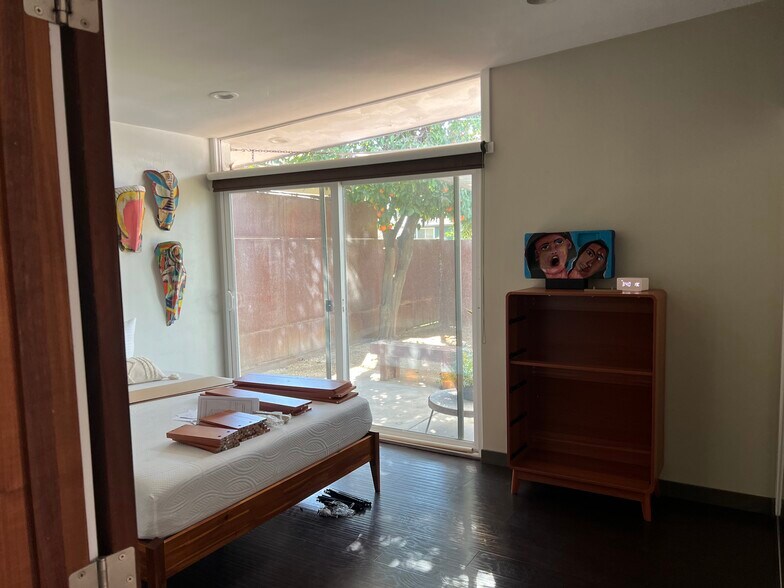 Building Photo - 5177 Carlingford Ave