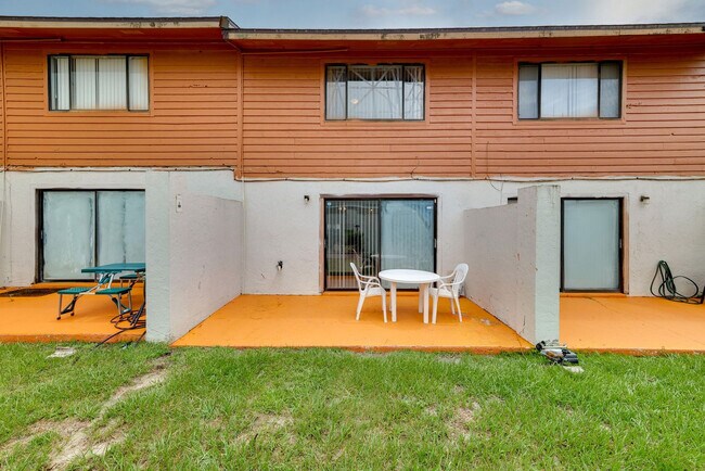 Building Photo - 929 Ariana St