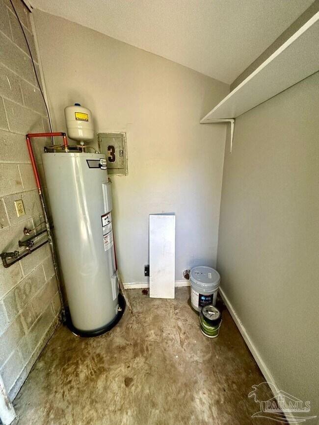 Building Photo - 1103 W La Rua St