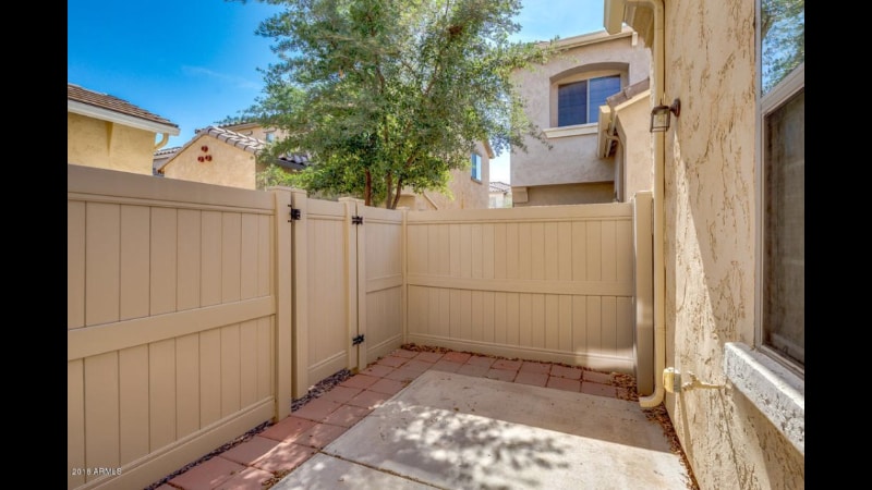 Building Photo - 1933 W Davis Rd