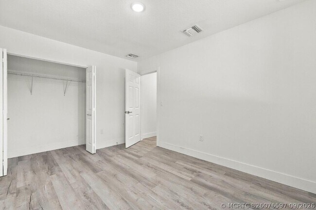 Building Photo - 4952 NW 21st Ave