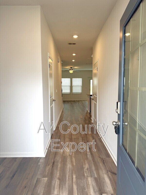 Building Photo - 5190 Glade Park Dr