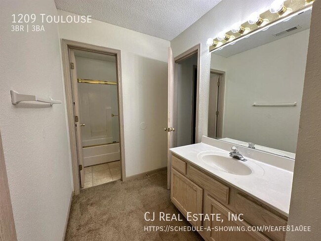 Building Photo - 1209 Toulouse-