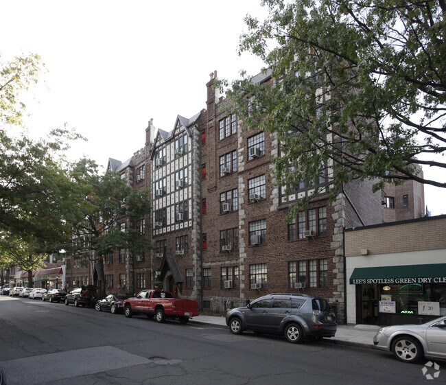 Building Photo - Pelnord Apartments