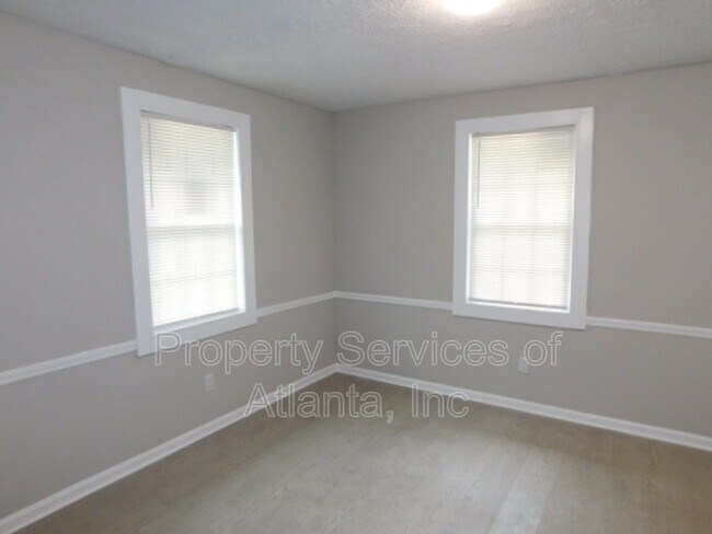 Building Photo - 10137 Waterford Rd NE