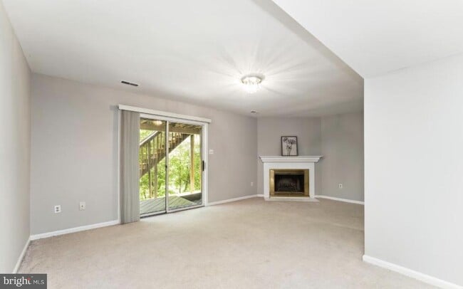 Building Photo - 8746 Ruppert Ct