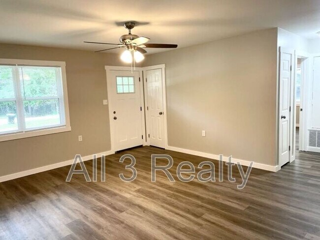 Building Photo - 117 Hill Pine Trail