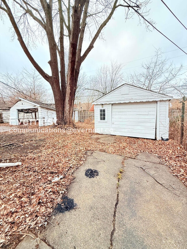 Building Photo - 11009 Roxbury St