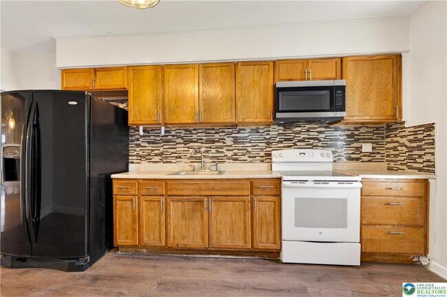 Building Photo - 503 W Gordon St