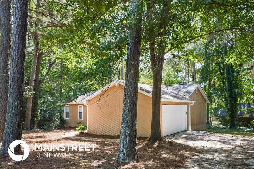 Building Photo - 1235 Woodland Ct SE