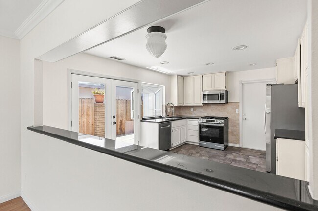 Building Photo - Welcome to Your Dream Home in Sunny San Di...