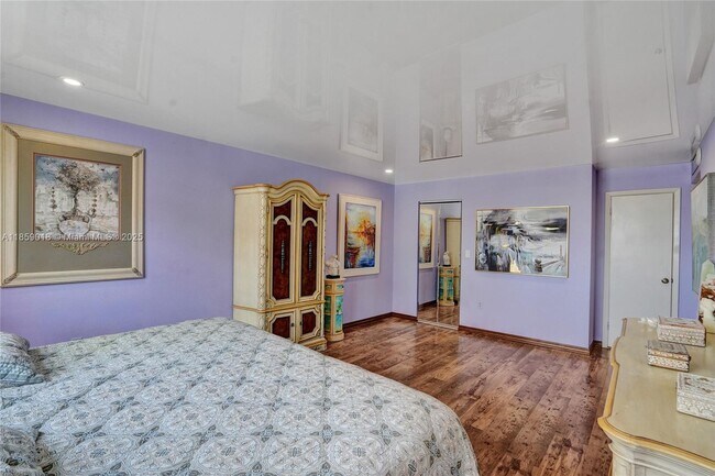 Building Photo - 1833 S Ocean Dr